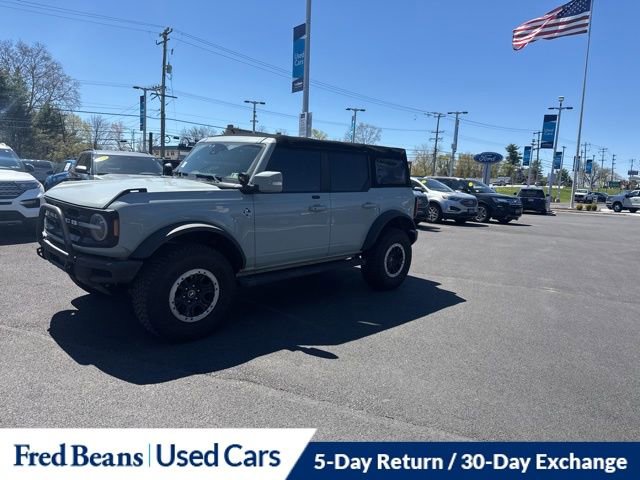 Certified 2021 Ford Bronco Outer Banks w/ Sasquatch Package AWD/4WD image 3