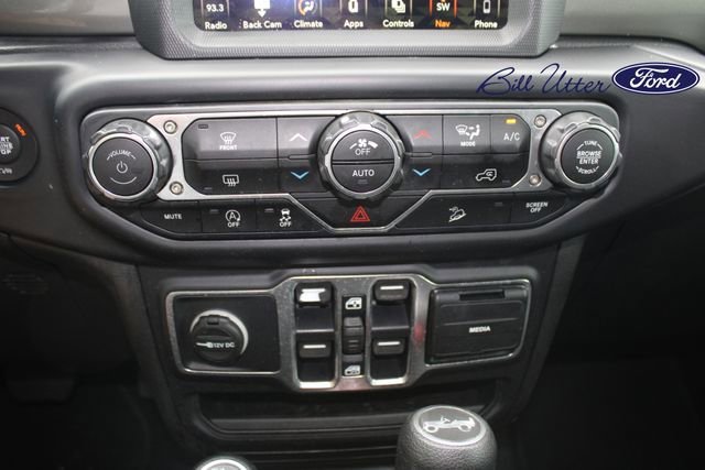 Used 2019 Jeep Wrangler Unlimited Sahara AWD/4WD image 17