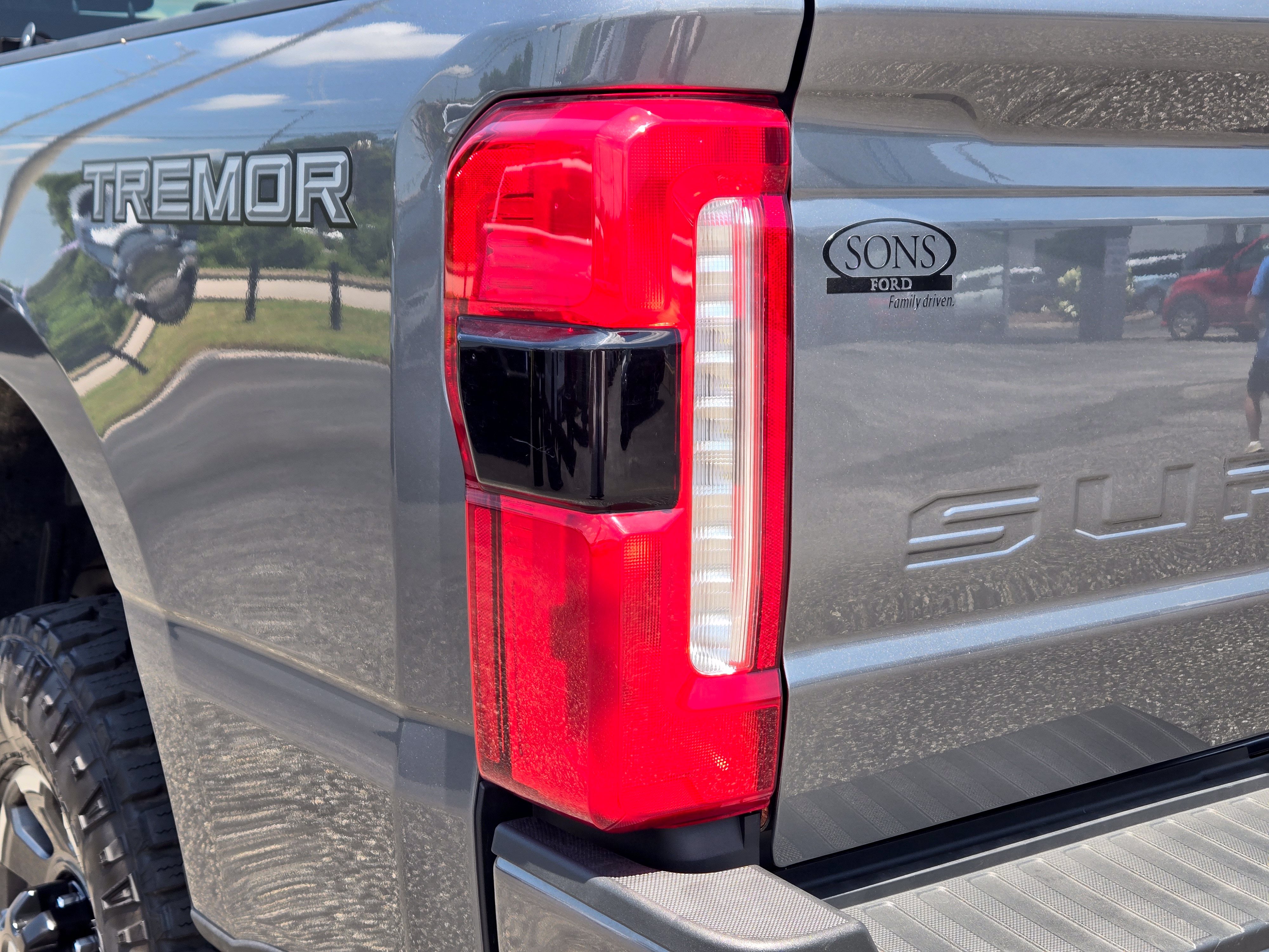Certified 2024 Ford F250 Lariat w/ Lariat Ultimate Package AWD/4WD image 11