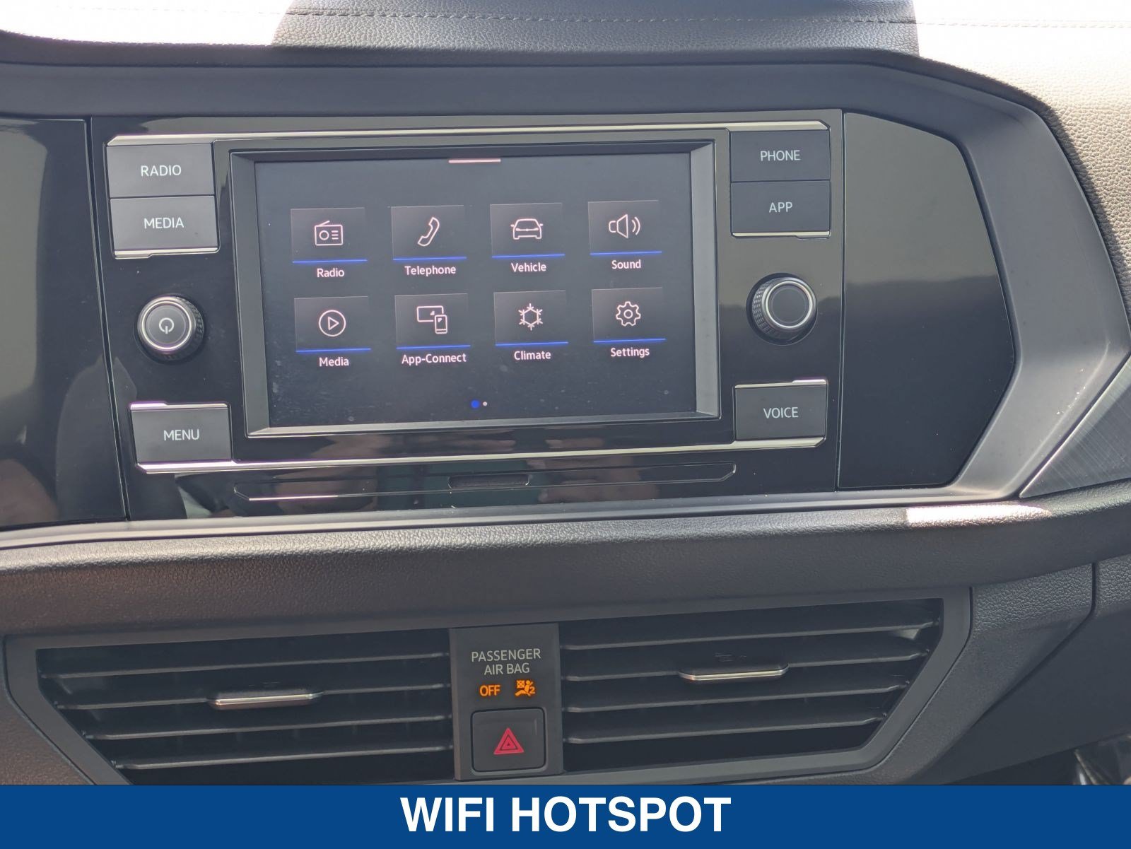 Used 2023 Volkswagen Jetta SE FWD image 30