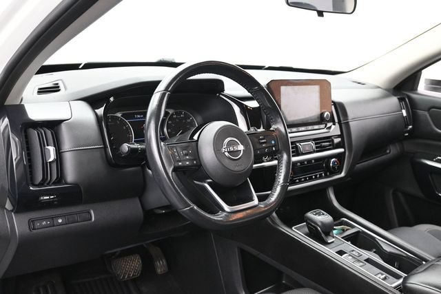 Used 2022 Nissan Pathfinder SV FWD image 15