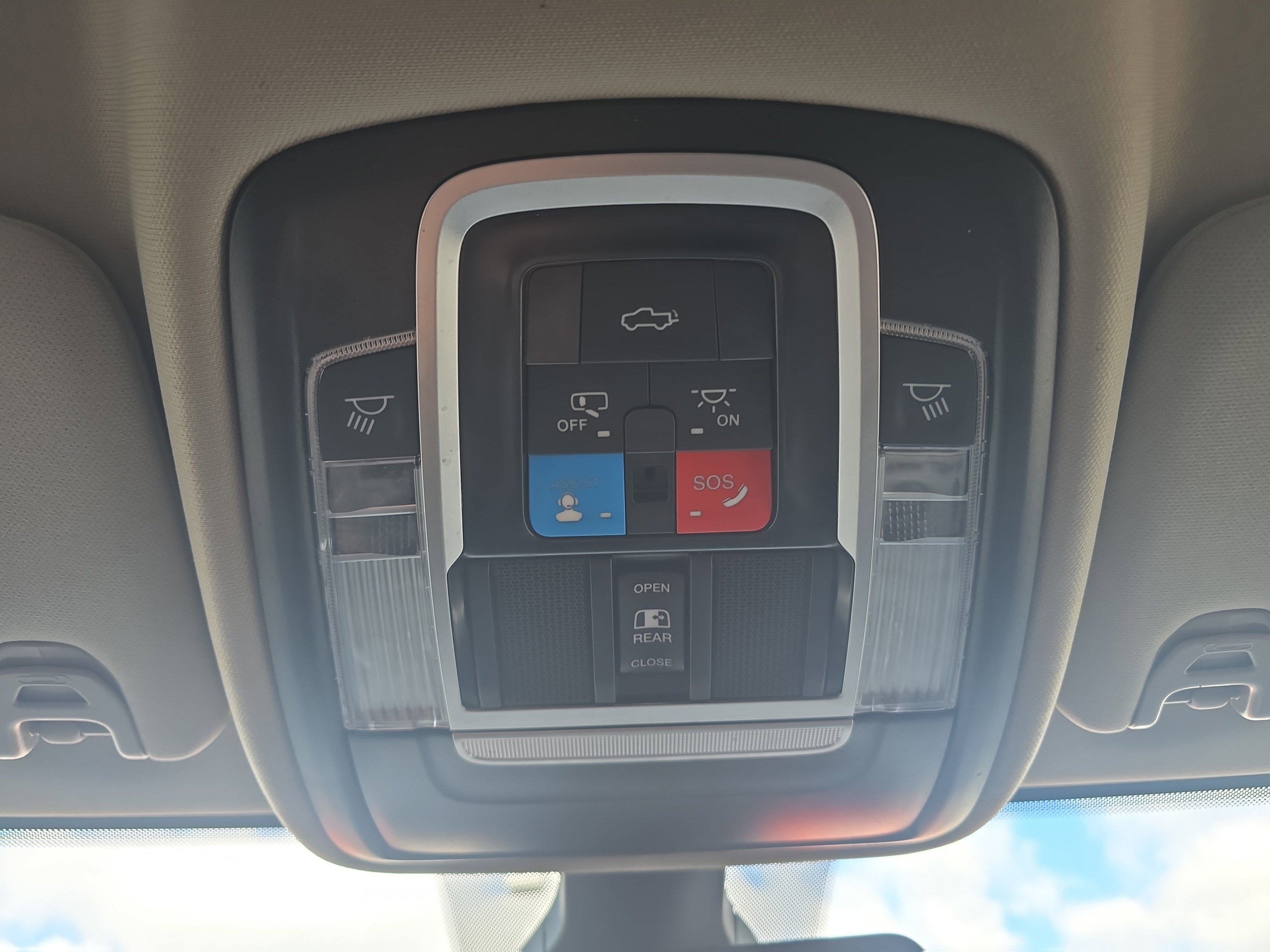 Used 2024 RAM 2500 Laramie image 34