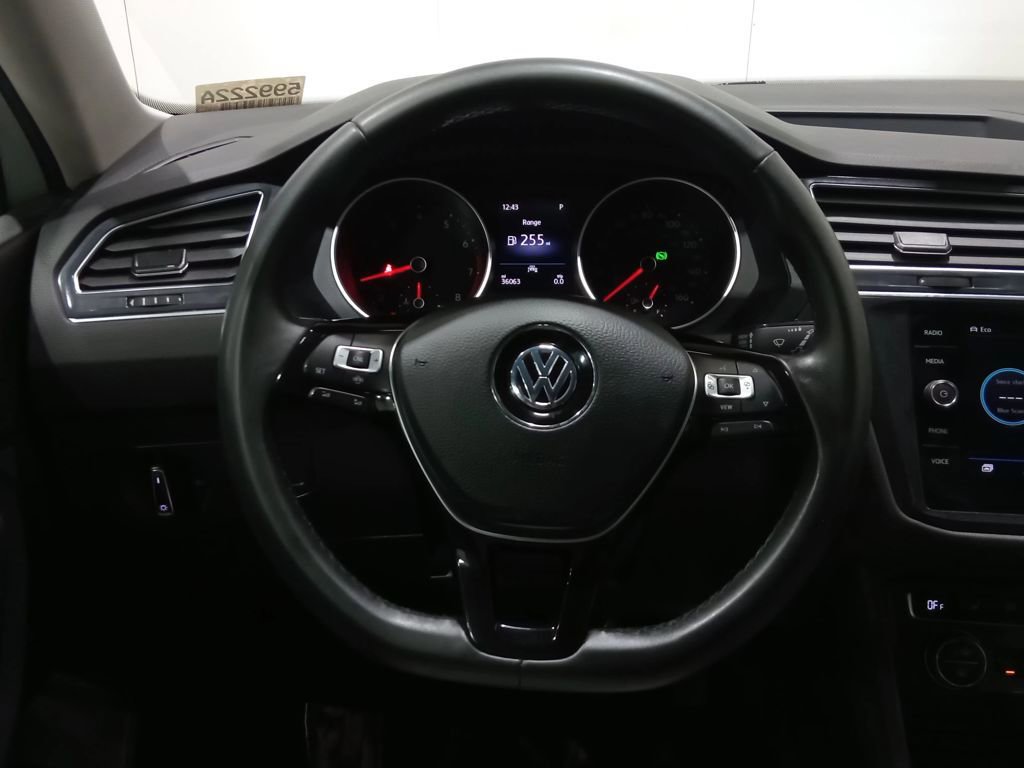 Used 2020 Volkswagen Tiguan SE w/ 3rd Row Seat Package image 17