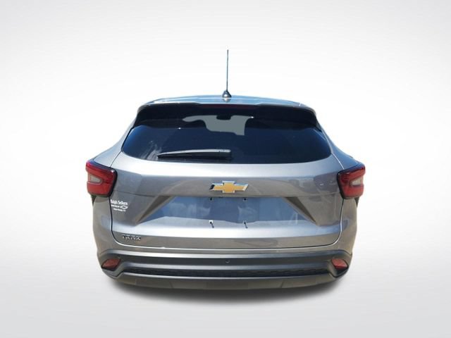 Used 2024 Chevrolet Trax LS w/ LS Convenience Package FWD image 8