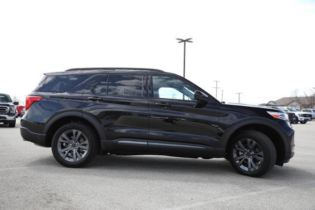 Certified 2023 Ford Explorer XLT w/ Equipment Group 202A image 2