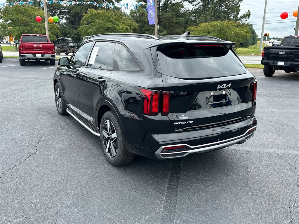 Used 2023 Kia Sorento S w/ Panoramic Sunroof Package image 5