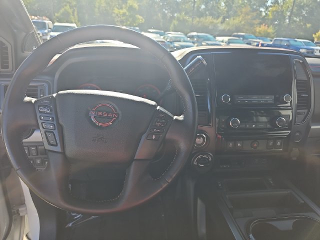 Used 2023 Nissan Titan PRO-4X w/ Pro-4x Convenience Package AWD/4WD image 15