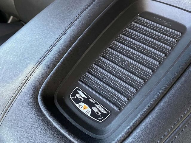 Used 2019 Cadillac Escalade ESV Premium Luxury image 36