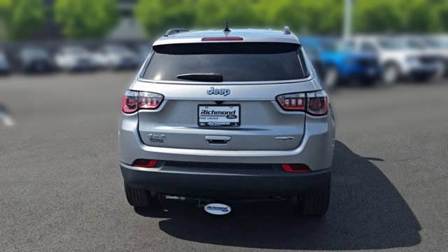 Used 2022 Jeep Compass Latitude AWD/4WD image 8