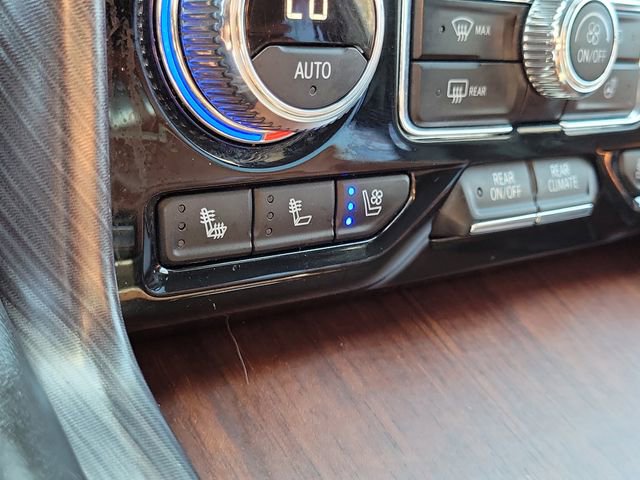 Used 2023 GMC Yukon Denali Ultimate AWD/4WD image 12