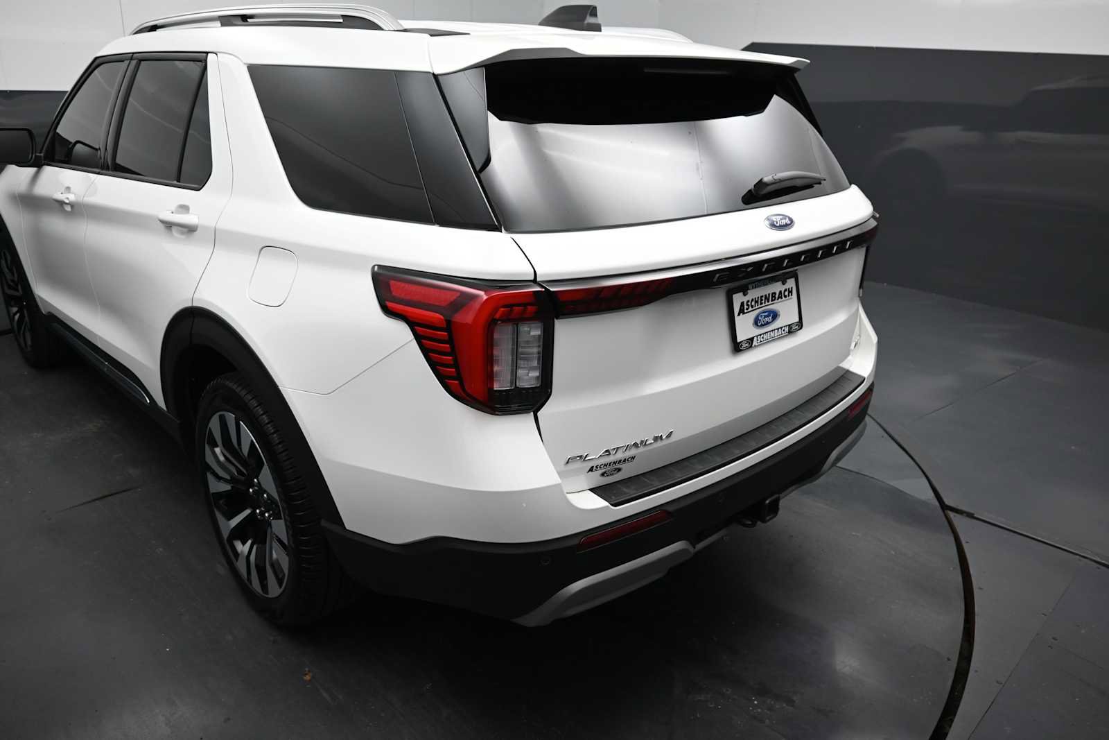 Certified 2026 Ford Explorer Platinum w/ LUX Leather Package AWD/4WD image 15