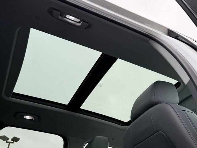 Used 2020 Chevrolet Blazer LT w/ Sound & Technology Package FWD image 7