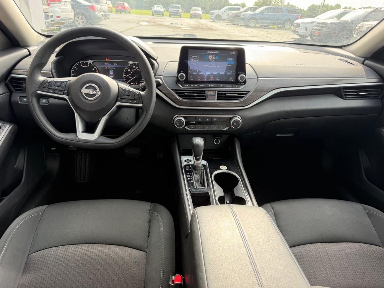 Used 2024 Nissan Altima 2.5 SV FWD image 10