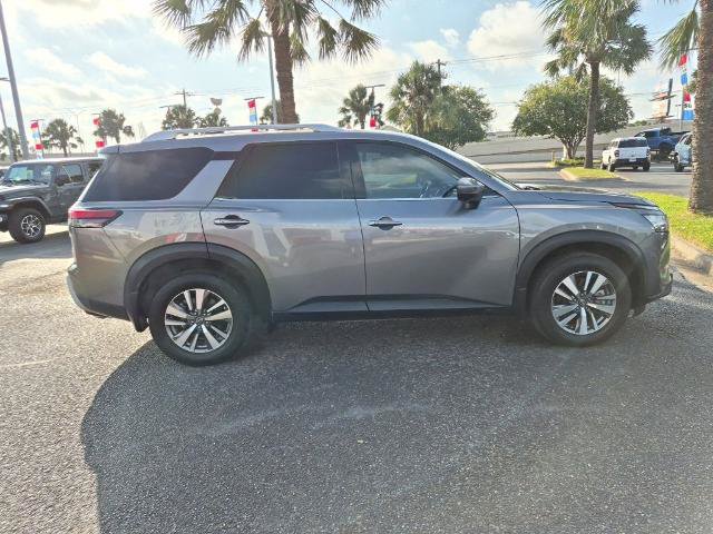 Used 2022 Nissan Pathfinder SL w/ Lighting Package (N92) AWD/4WD image 6