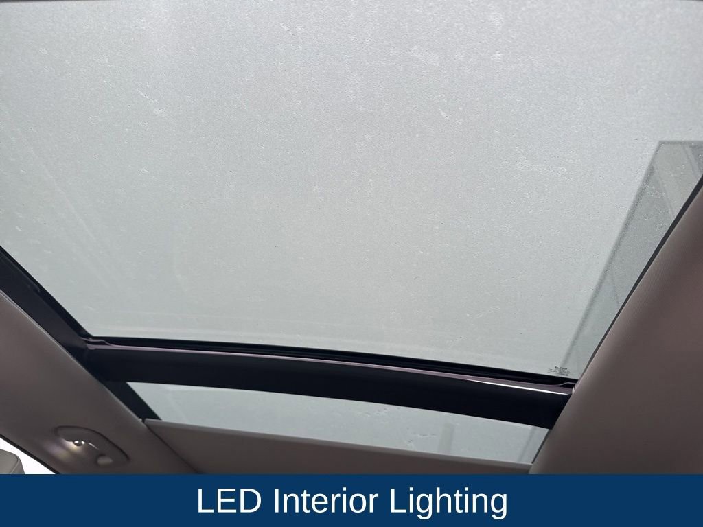 Used 2024 Kia Sorento S w/ Panoramic Sunroof Package image 16