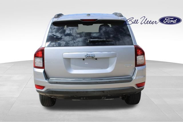 Used 2017 Jeep Compass Latitude FWD image 6