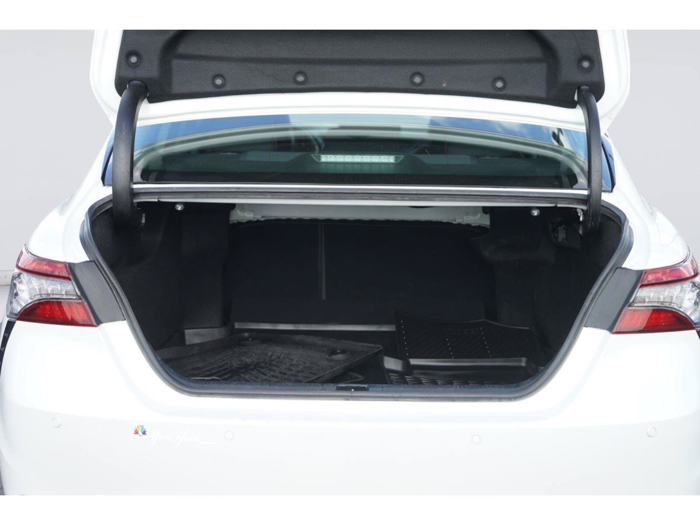 Used 2021 Toyota Camry XSE w/ Navigation Package FWD image 32