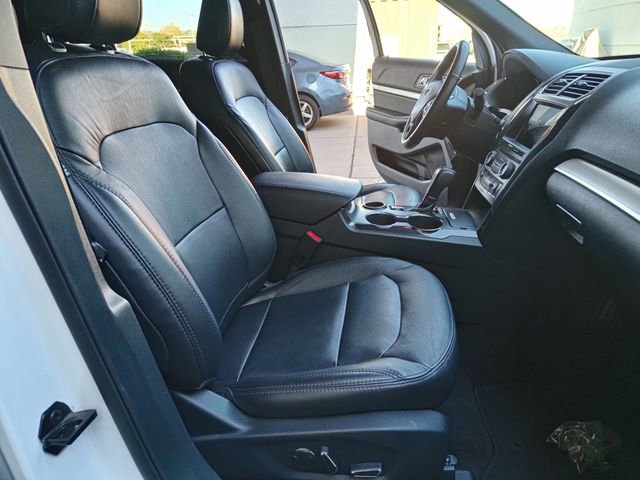 Certified 2018 Ford Explorer XLT w/ Equipment Group 202A image 15