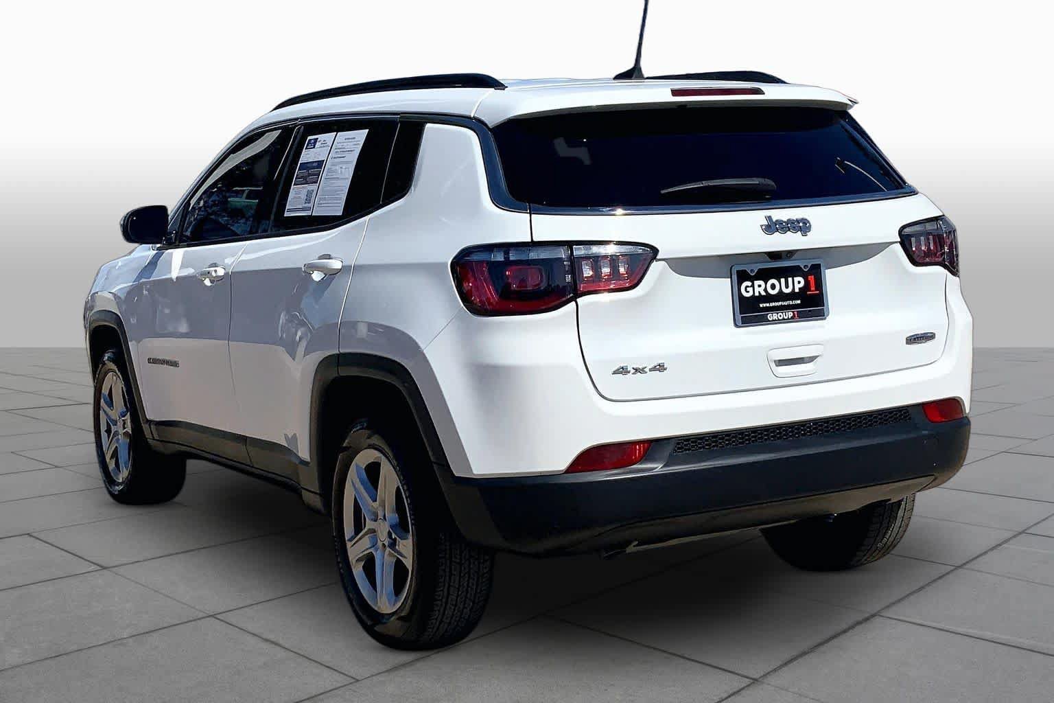 Used 2023 Jeep Compass Latitude AWD/4WD image 12