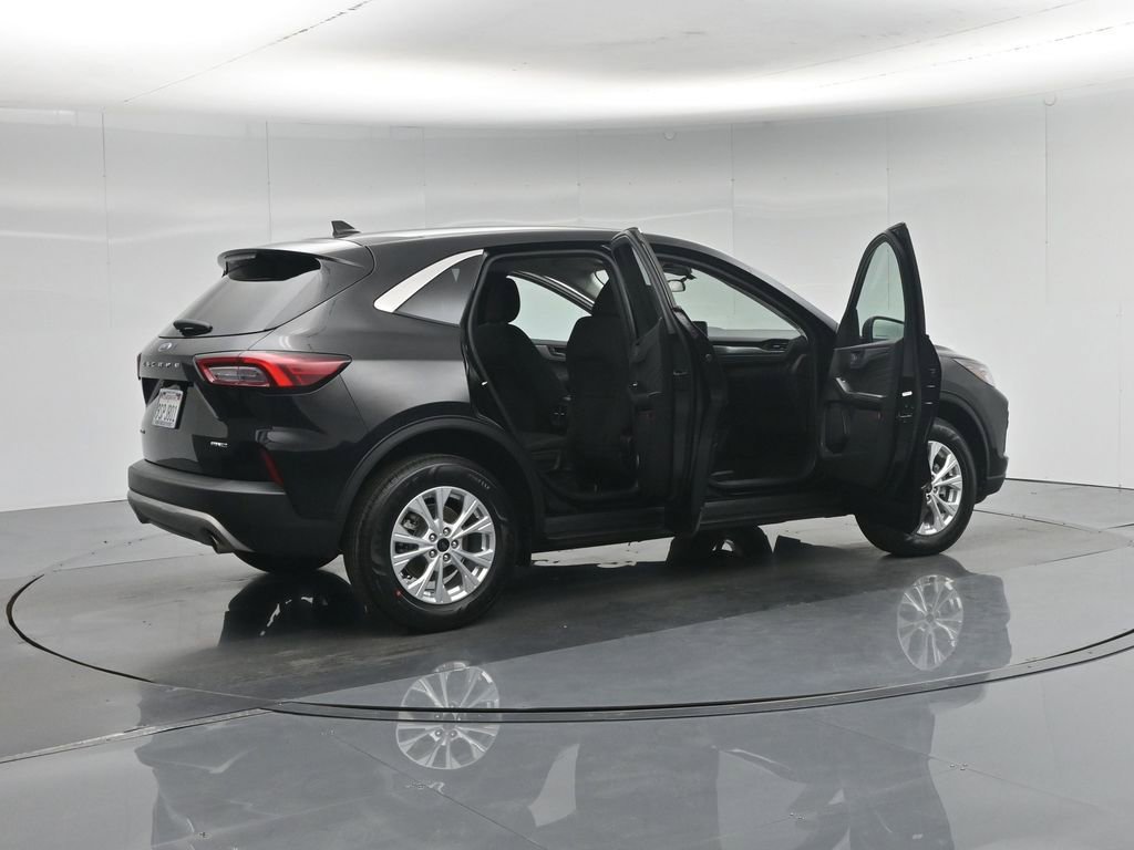 Certified 2023 Ford Escape Active AWD/4WD image 5