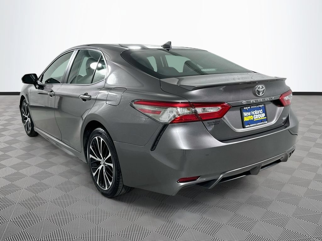 Used 2019 Toyota Camry SE w/ Convenience Package FWD image 8