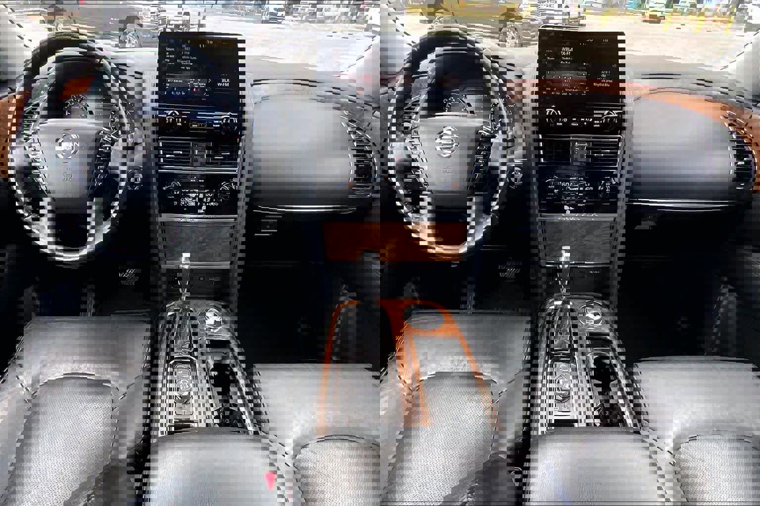 Used 2023 Nissan Armada SL w/ Captain's Chairs Package image 15