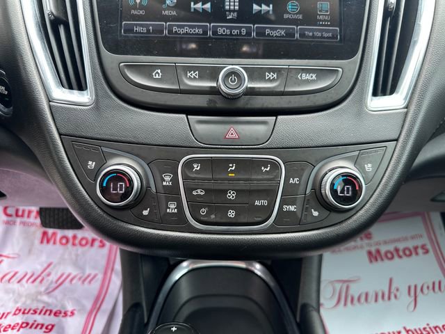 Used 2018 Chevrolet Malibu Premier w/ Premier Sun and Wheel Package FWD image 16