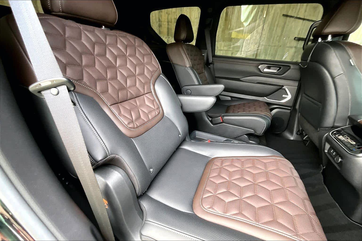 Used 2025 Nissan Armada Platinum Reserve AWD/4WD image 20