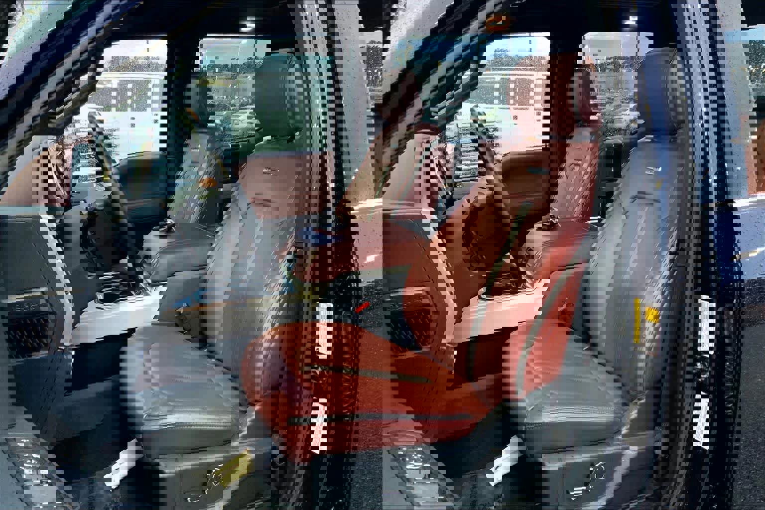 Certified 2022 Ford F450 Platinum w/ FX4 Off-Road Package image 10