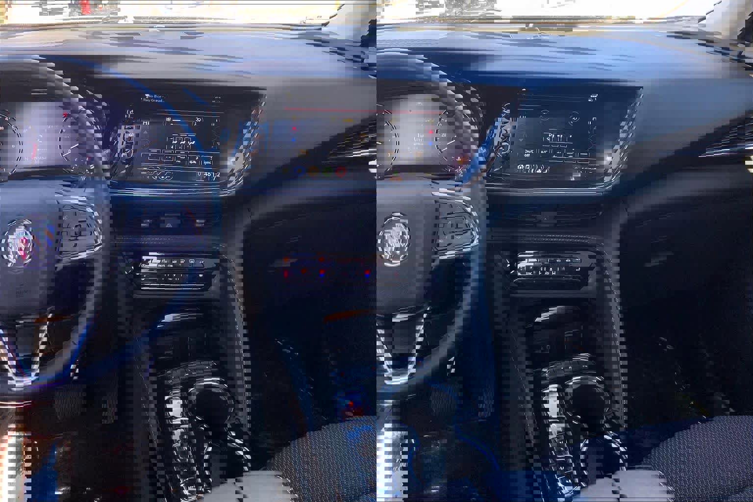 Used 2022 Buick Envision Preferred image 9