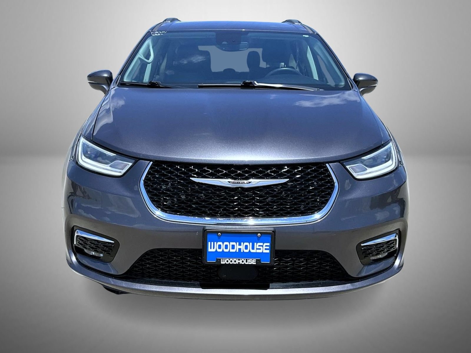 Used 2022 Chrysler Pacifica Touring-L FWD image 2