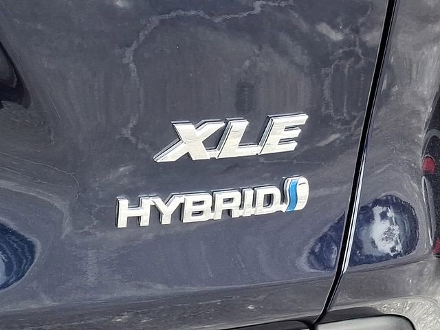 Used 2021 Toyota RAV4 XLE w/ Convenience Package image 32