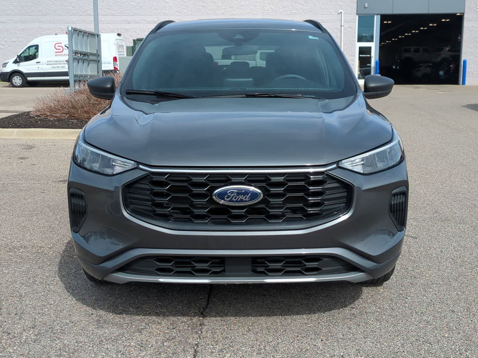 Certified 2023 Ford Escape ST-Line AWD/4WD image 3