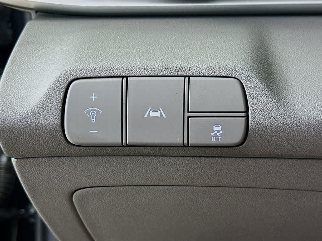 Used 2022 Hyundai Elantra SEL FWD image 25