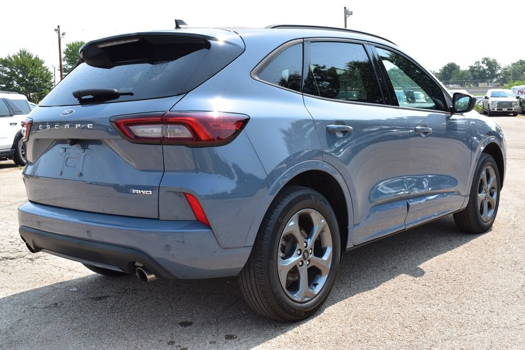 Certified 2024 Ford Escape ST-Line w/ Tech Pack #1 AWD/4WD image 5