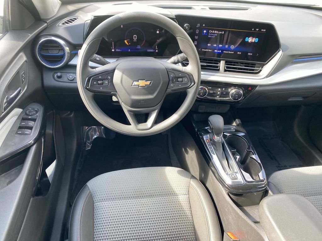 Used 2024 Chevrolet Trax LT FWD image 15