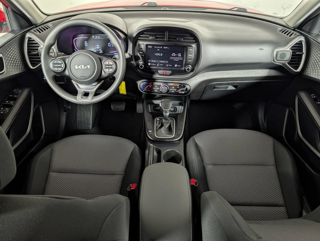 Used 2024 Kia Soul LX FWD image 11