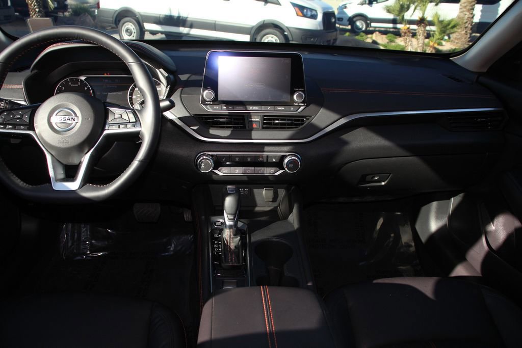 Used 2021 Nissan Altima 2.5 SR w/ SR Premium Package image 19