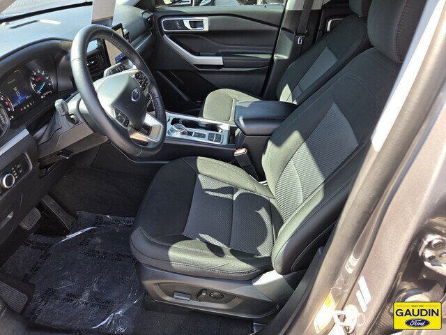 Certified 2024 Ford Explorer XLT RWD image 11