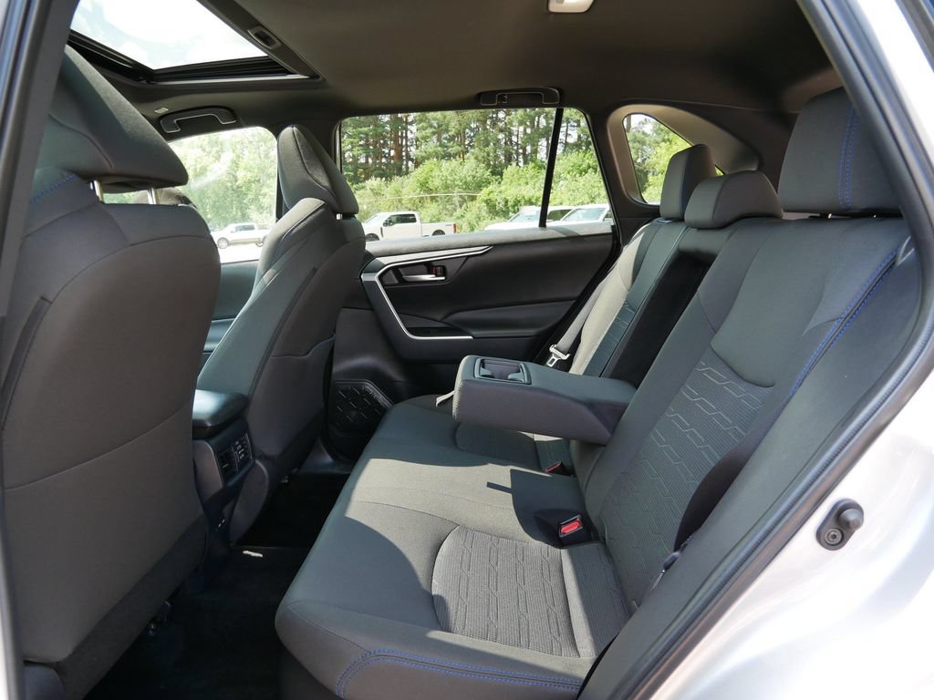 Used 2024 Toyota RAV4 SE w/ Convenience Package AWD/4WD image 11