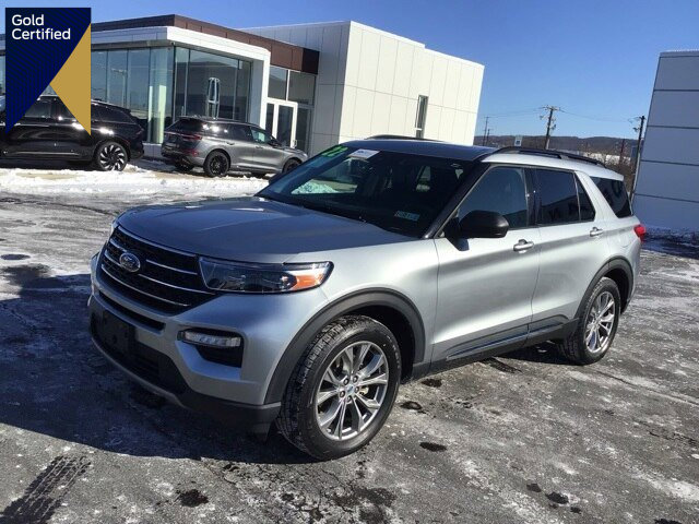 Certified 2022 Ford Explorer XLT w/ Equipment Group 202A image 1
