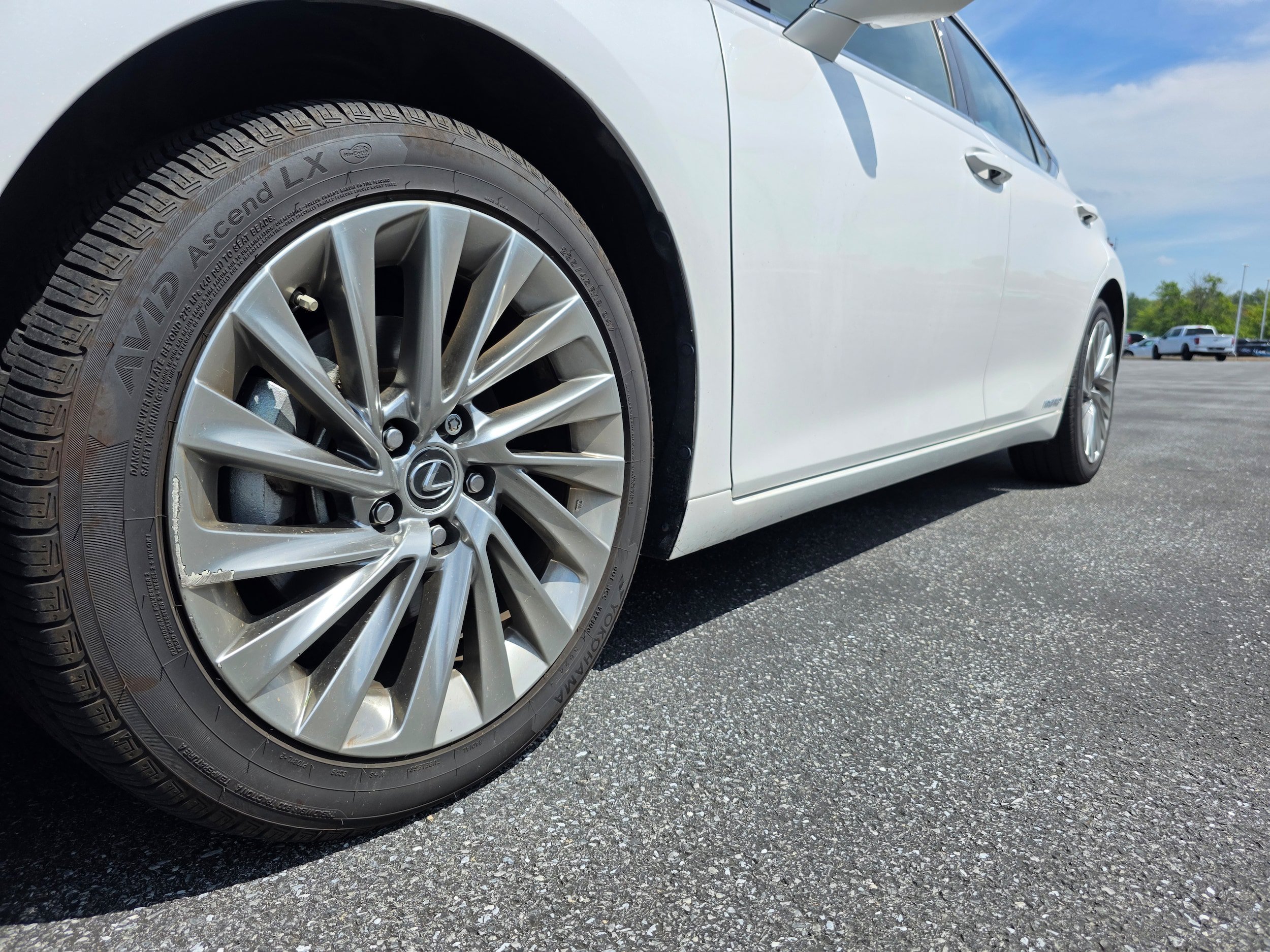 Used 2021 Lexus ES 300h w/ Accessory Package FWD image 21