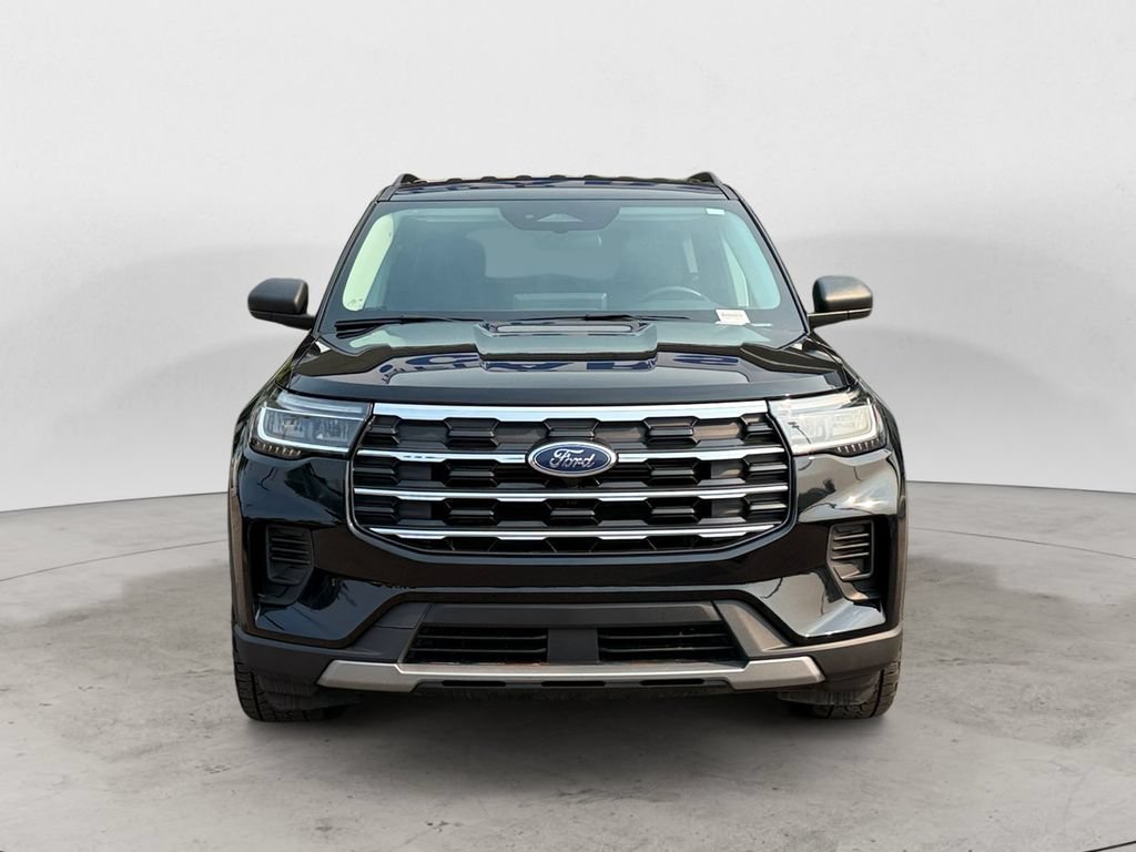 Certified 2025 Ford Explorer Active AWD/4WD image 2