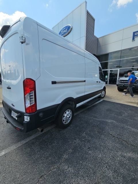 Certified 2023 Ford Transit 250 Medium Roof AWD w/ Exterior Upgrade Package image 3