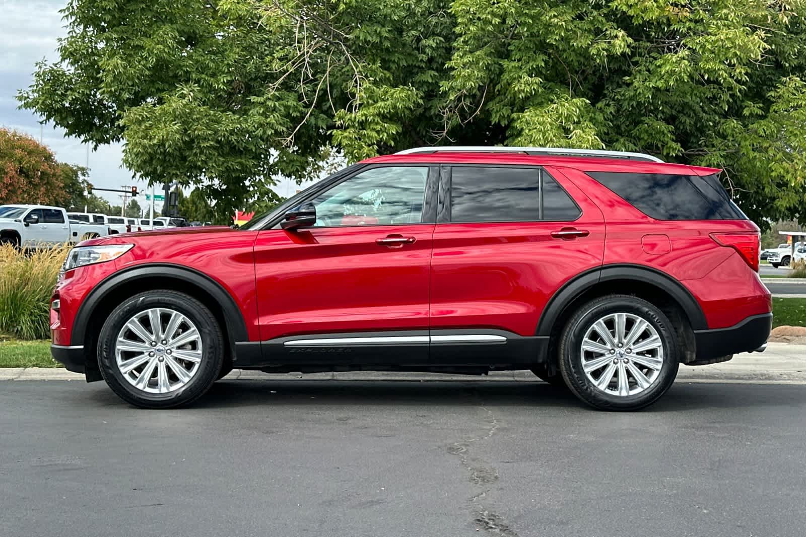Certified 2022 Ford Explorer Limited w/ Equipment Group 301A AWD/4WD image 5