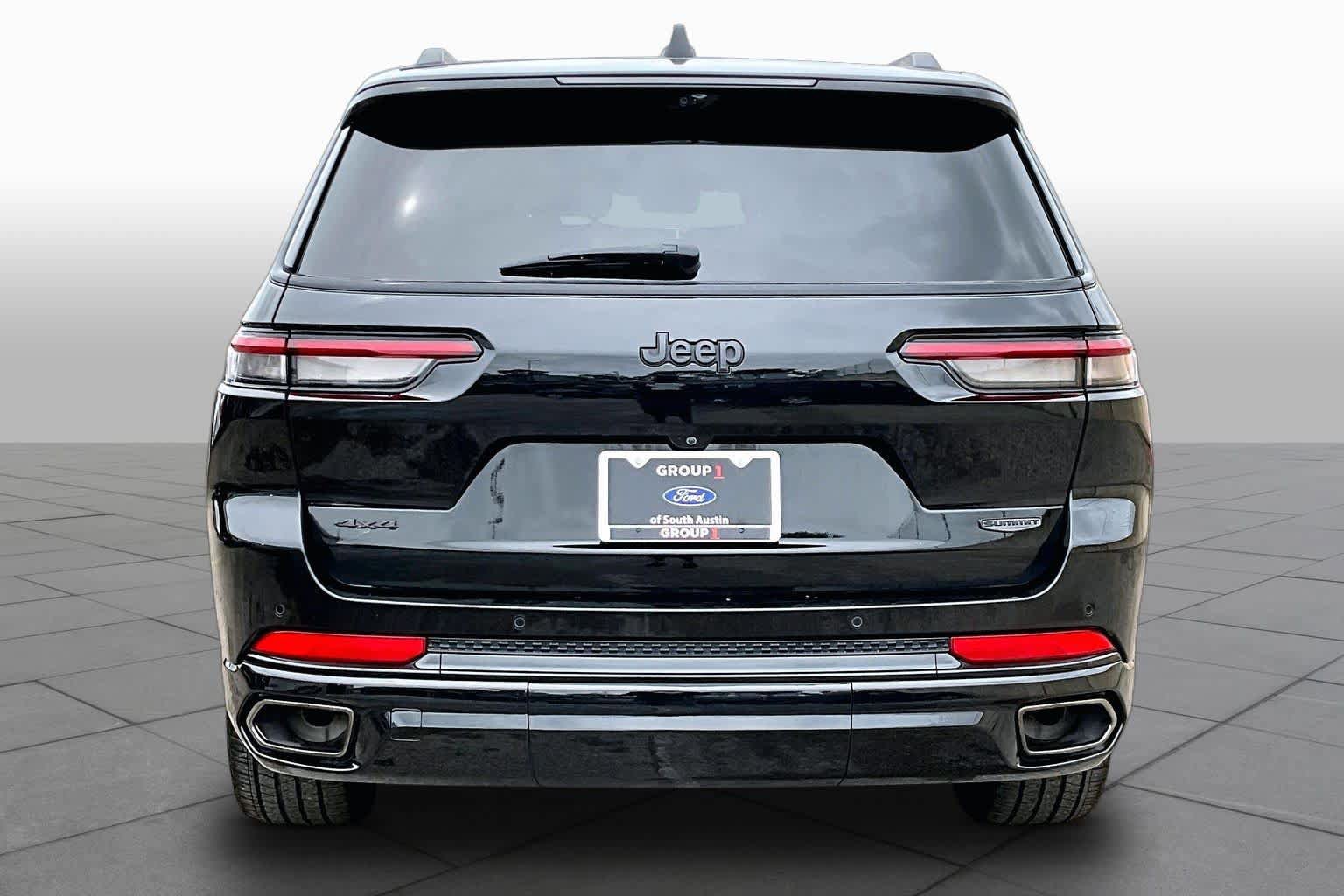 Used 2025 Jeep Grand Cherokee L Summit AWD/4WD image 5