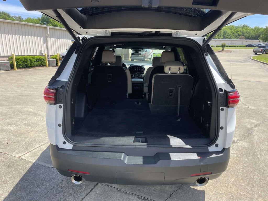 Used 2023 Chevrolet Traverse LT image 10