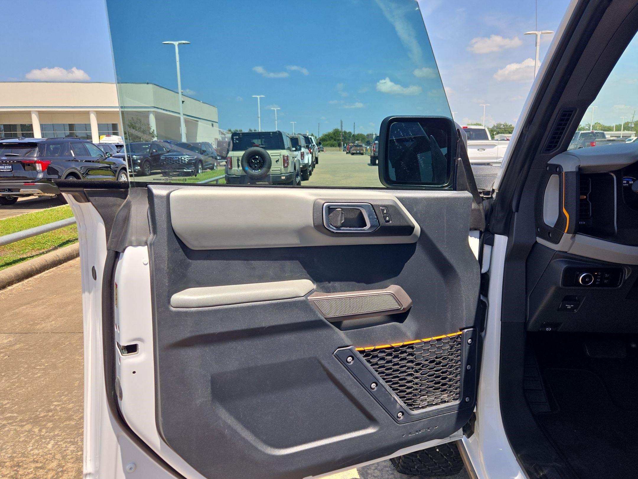 Certified 2023 Ford Bronco Badlands w/ Sasquatch Package AWD/4WD image 14
