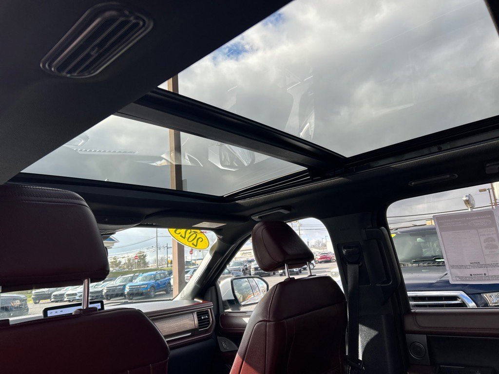 Certified 2023 Ford Expedition Limited image 11