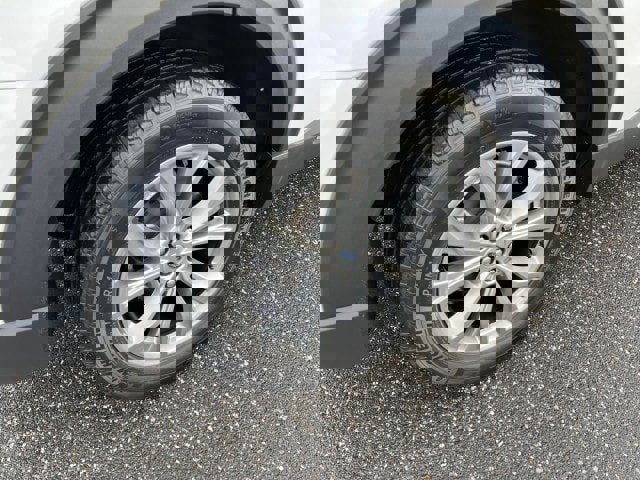 Certified 2022 Ford Explorer XLT w/ Equipment Group 202A image 37